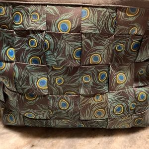 Harvey’s seatbelt bag